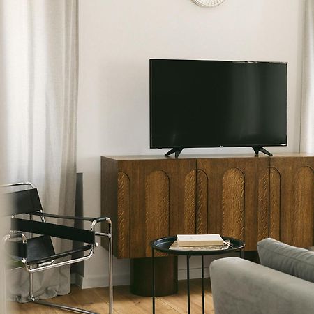 Golden Hour Apartment - Warsaw City Center Extérieur photo